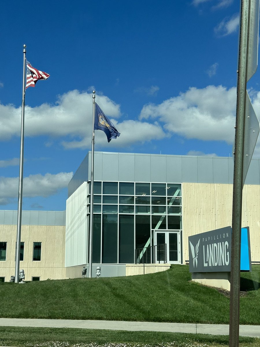 PapillionNe's tweet photo. Picture perfect day in Papillion https://t.co/BAB8ZVwddf