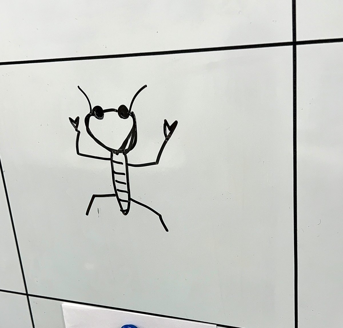 Firststep_mie's tweet image. おはポ！四日市は☀️
だんだん涼しくなってきたポ🍠🌰

昨日はお昼休みにイラスト対決したポ！
わが社の画伯が描いたこの生き物……
みなさんなにか分かりますかポ？🥹

今日もよろポ〜〜〜(｡´･∀･)ﾉ