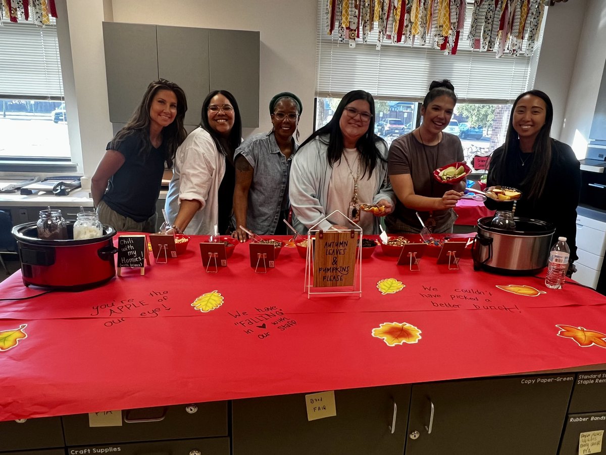 WhitneySBriggs's tweet photo. Yummy! Thank you @Robertson_Elem Sunshine Committee!!! https://t.co/3dCJHFrhus