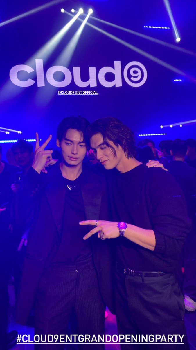 iafnot_V2's tweet photo. ขอให้เป็น friend for life กันไปนานๆจนถือไม้เท้ายอดทองตะบองยอดเพชรไปเลยนะ  #ไบร์ทวิน https://t.co/z2zxwnL7OM