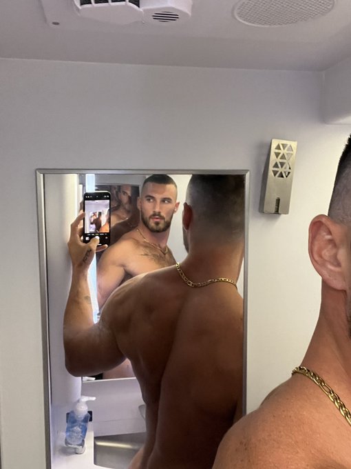 mile high ✈️ ✈️ https://t.co/F2IlyLnON5