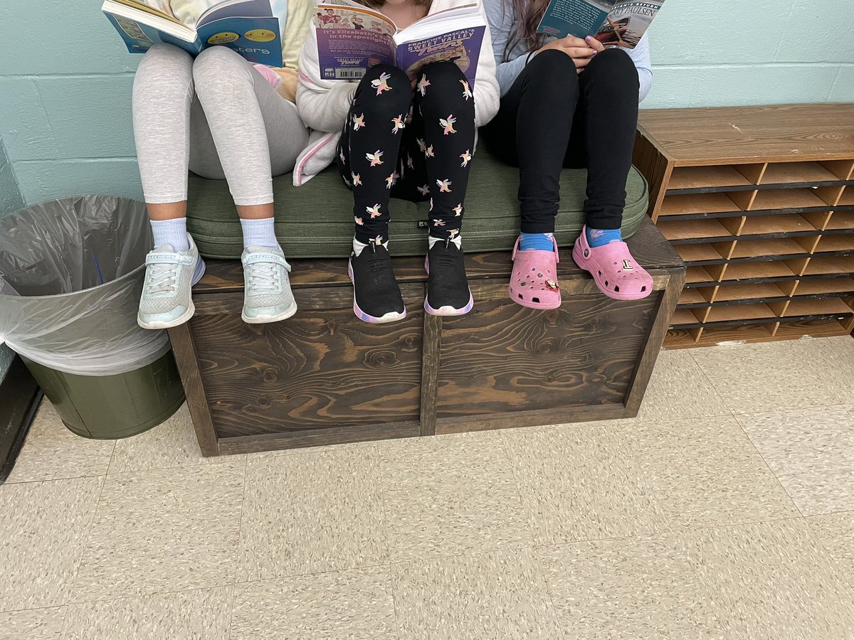 trustingreaders's tweet image. Where do your students like to read during Independent Reading? #IndependentReading