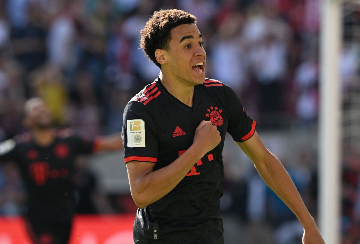 FabrizioRomano's tweet photo. 🔴✨ Jamal Musiala: “In 1 or 2 years, I want to be at the highest possible level”.

“I want to be one of the best players in the world, it’s my plan and ambition”.

“That's my idea, I hope to compete for the Ballon d’Or”, told @SportBild. https://t.co/1ffgmMGHNT