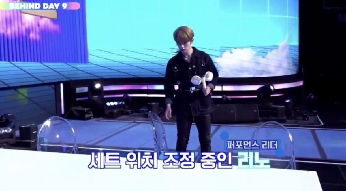 From KCONTACT 4 Behind 
Release 20 July 2021 

퍼포먼스 리더 Performance leader
세트 위치 조정 중인 리노 
Lee Know in the middle of adjusting the set positioning

#리노 #LeeKnow