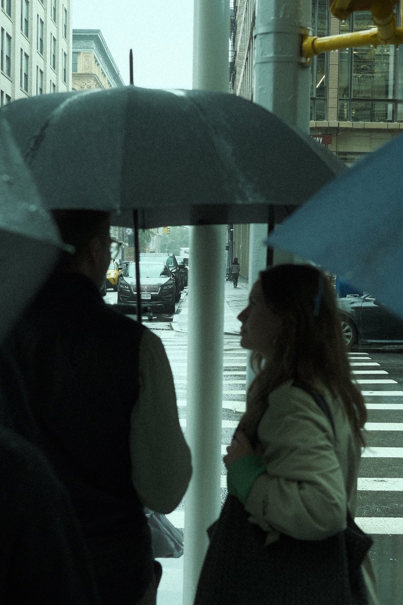 MosGenThePoet's tweet photo. A rainy day in New York. https://t.co/zmOT6H7cnw