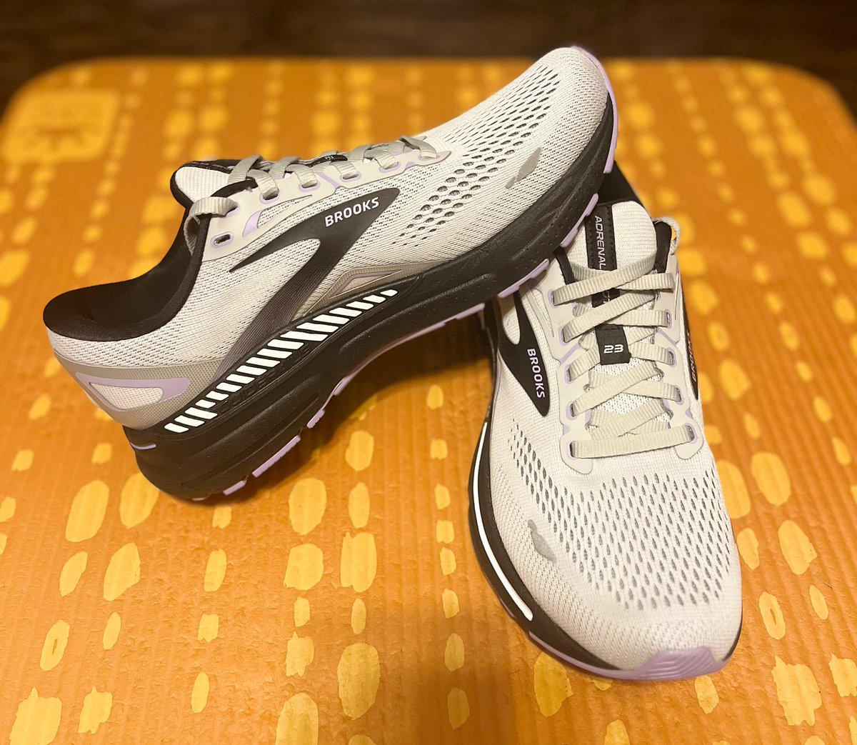 CyanideWolfe's tweet photo. It’s the little things for motivation. Like some Blake themed trainers for a Yang style workout.
Now I’m going to go lay on the floor and complain about how bad my arms hurt 🫠 https://t.co/q5Eku2OGBp