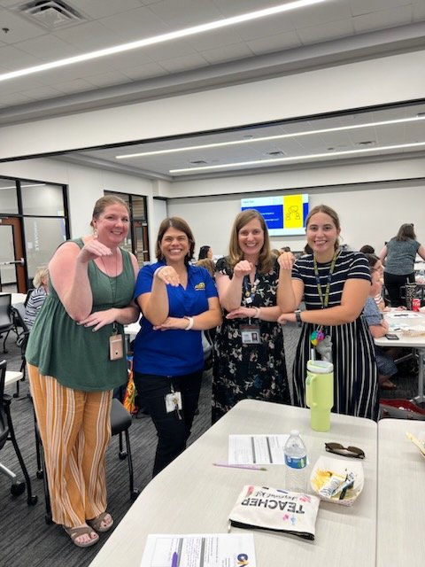 LakelandLAS's tweet photo. @LakelandES #Altruismo representing as LISD Brand Ambassadors with @loridrapp https://t.co/dYU6b8YEwP