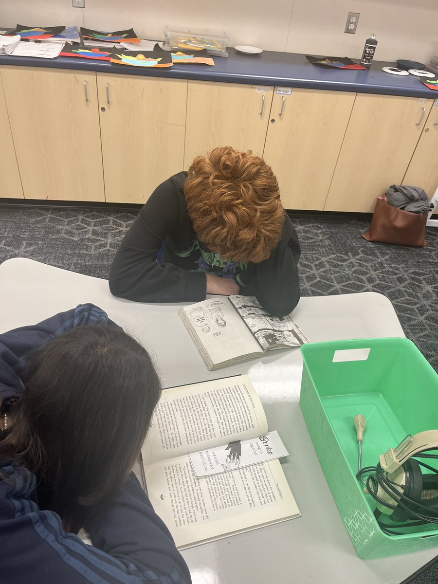 Our roadrunners enjoy their library books in the newcomer class. Thank you to our librarian <a href="/MontgomeryCVUSD/">Montgomery MS</a> <a href="/CajonValleyUSD/">CajonValleyUSD</a> <a href="/MrsAllanOnline/">Mrs. Allan</a>