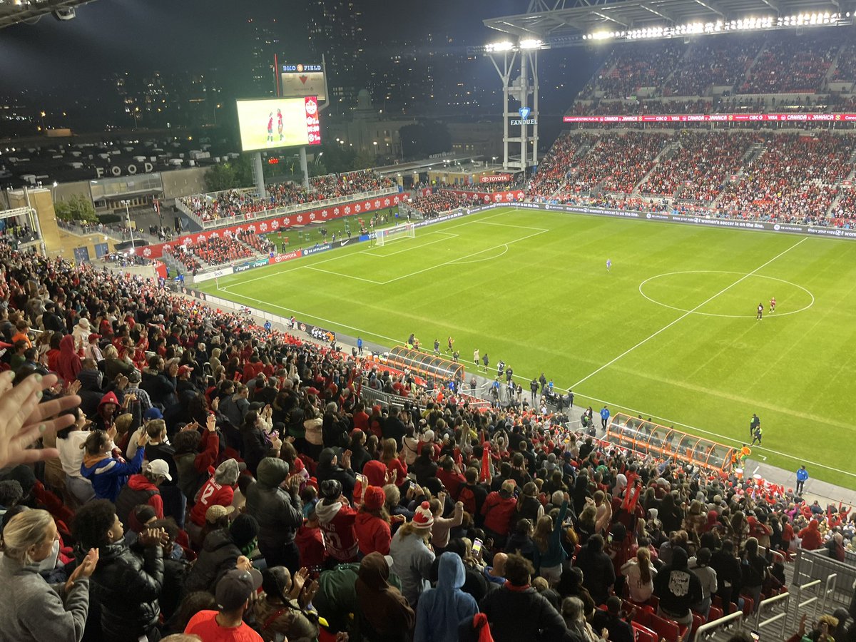 BenSteiner00's tweet photo. 🇨🇦CANADA TO THE OLYMPICS🇨🇦

The Canadian women’s national team qualifies for the Paris 2024 Olympics next summer.

A refreshing setup and a 4-1 win on aggregate against Jamaica.

The Olympic gold medal defence is on. 

Insane scenes here at BMO Field.

#CanWNT #Paris2024 https://t.co/0B559WStEM