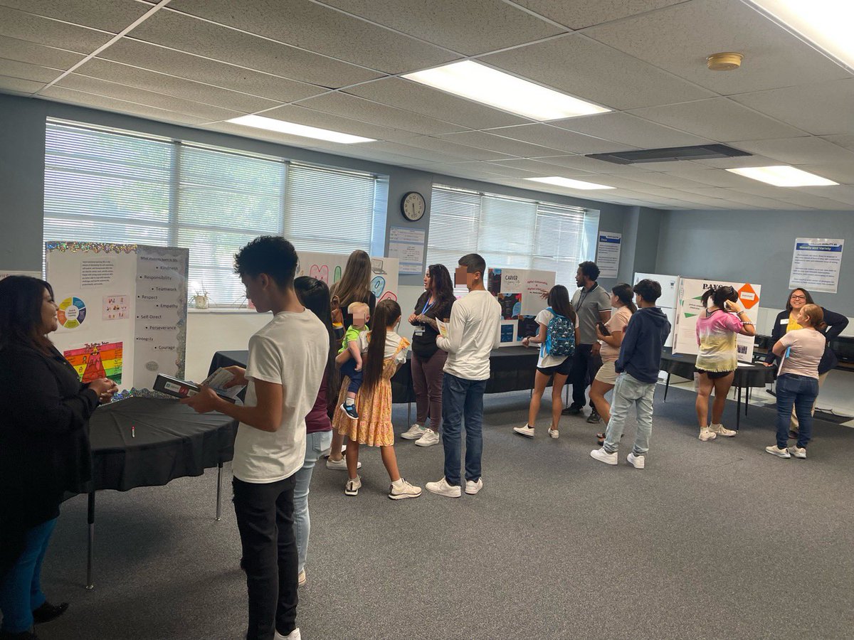 just_claudia's tweet photo. Carver’s Open House gave our team an opportunity to share the many ways we are supporting students and their families on our campus. We ❤️ our kids! @SanAngeloISD #differencemakers #AlternativeEd https://t.co/M8drqSoMpt