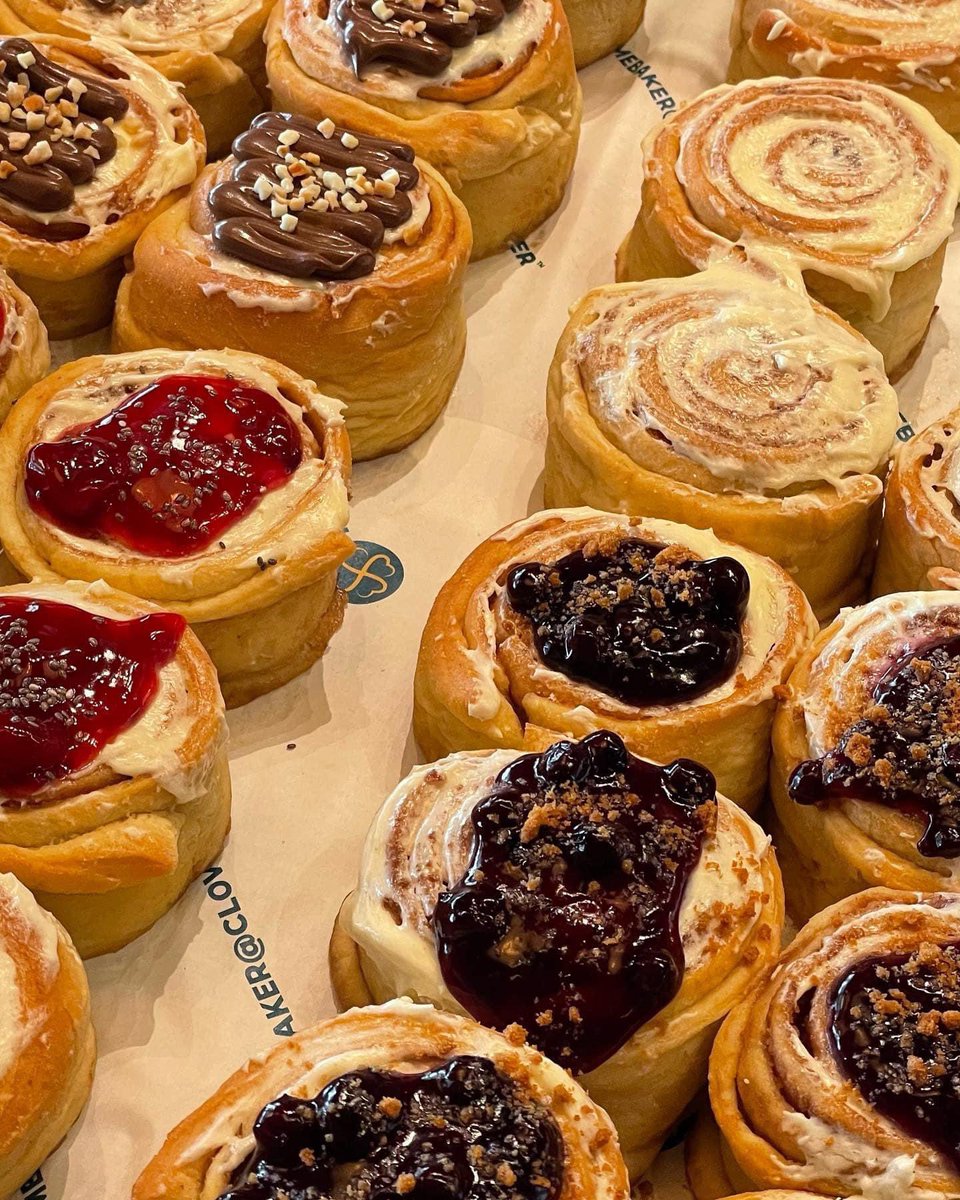 HomebakerClover's tweet photo. Stacks of cinnamon rolls 😍 https://t.co/h48H19fOTl