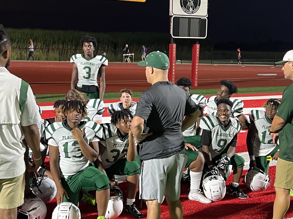 PlaquemineHigh's tweet photo. Winners on and off the court!  Congratulations to our middle school football team and our JV and Varsity volleyball team!  PHS is Moving Forward! https://t.co/fNx4wdtJv4