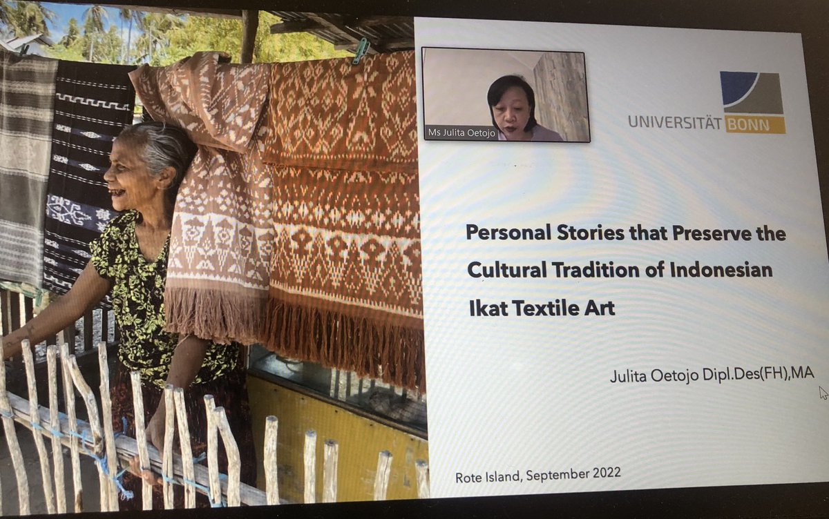 A fantastic presentation by Julita Oetojo on Ikat - fabric made using Indonesian decorative technique. #IndonesianCouncilConference @IndoCouncil