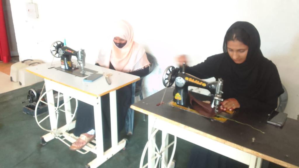 prodefencejammu's tweet photo. #IndianArmy inaugurated a Silai Institute for women at #Kulali (J&K) under the flagship of
#OperationSadbhavna. The Institute is aimed to encourage the ladies of the region to attain the motto of #AtmnirbharBharat & #WomenEmpowerment.
@SpokespersonMoD
@adgpi
@OfficeOfLGJandK https://t.co/kOZj8HHkV8