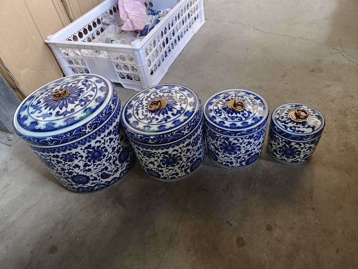 Blue and white ceramic flower design tea jars

'#antiquedealersofinstagram
#gingerjar #chinoiserie #blueandwhite #gingerjars #chineseantiques #porcelain #gingerjaruk #blueandwhitedecor #antiqueporcelain #fauxbamboo #frenchantiques #flemishtapestry #grandtourantiques'