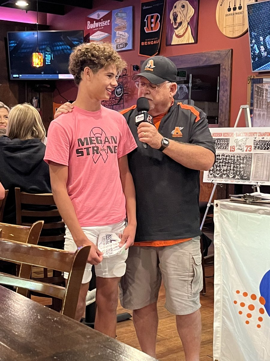 AHS_TDClub's tweet photo. ⭐️Congrats to the #FutureRaptor of the Week from @Nagel8football⭐️
@iambrodypoetter
🎙️Another great #RaptorRecap with the crew from @usbnsports at ANDERSON Pub & Grill.
#WorkWins https://t.co/pgGs1fm1Mh