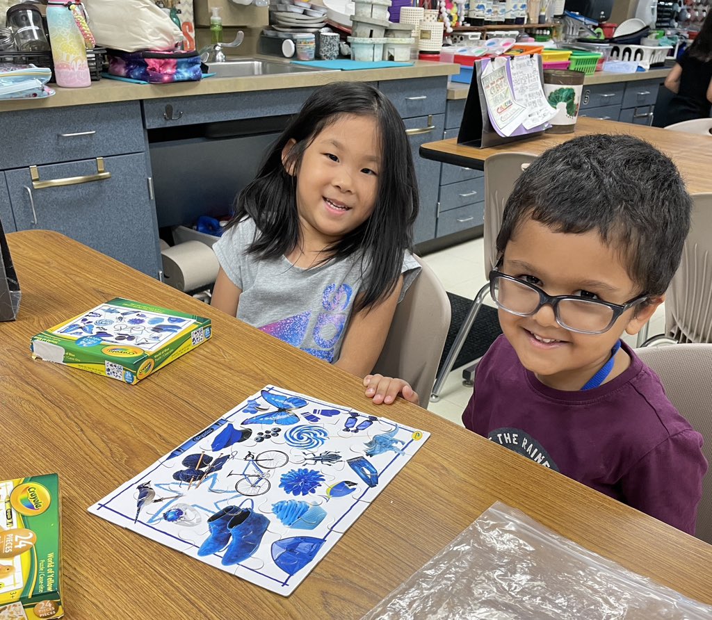 ShorterTWE's tweet photo. Kinder learning the secrets to putting puzzles together!  Such hard workers 🥰🌈 @TWEHowl @TXEart @KatyISDFineArts https://t.co/9jPmaqIDtg
