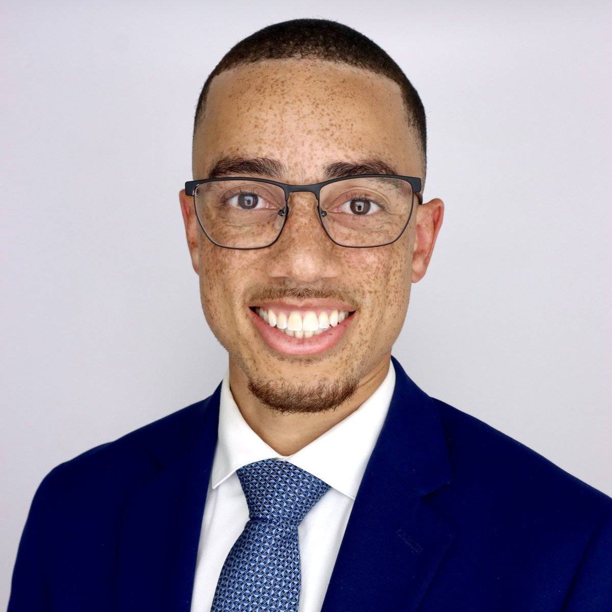 My name is John-Rudolph (JR) Smith and I am applying to orthopaedic surgery residency for #match2024. I am passionate about mentorship, education, diversity initiatives, and leadership development. I look forward to connecting with you all! #orthotwitter #MedTwitter