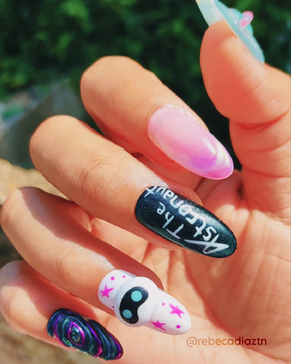 ____rushi's tweet photo. #NailsArt #TheAstronaut_Jin 🌕⭐
#SEOKJIN
@BTS_twt https://t.co/DaKDAEAirh
