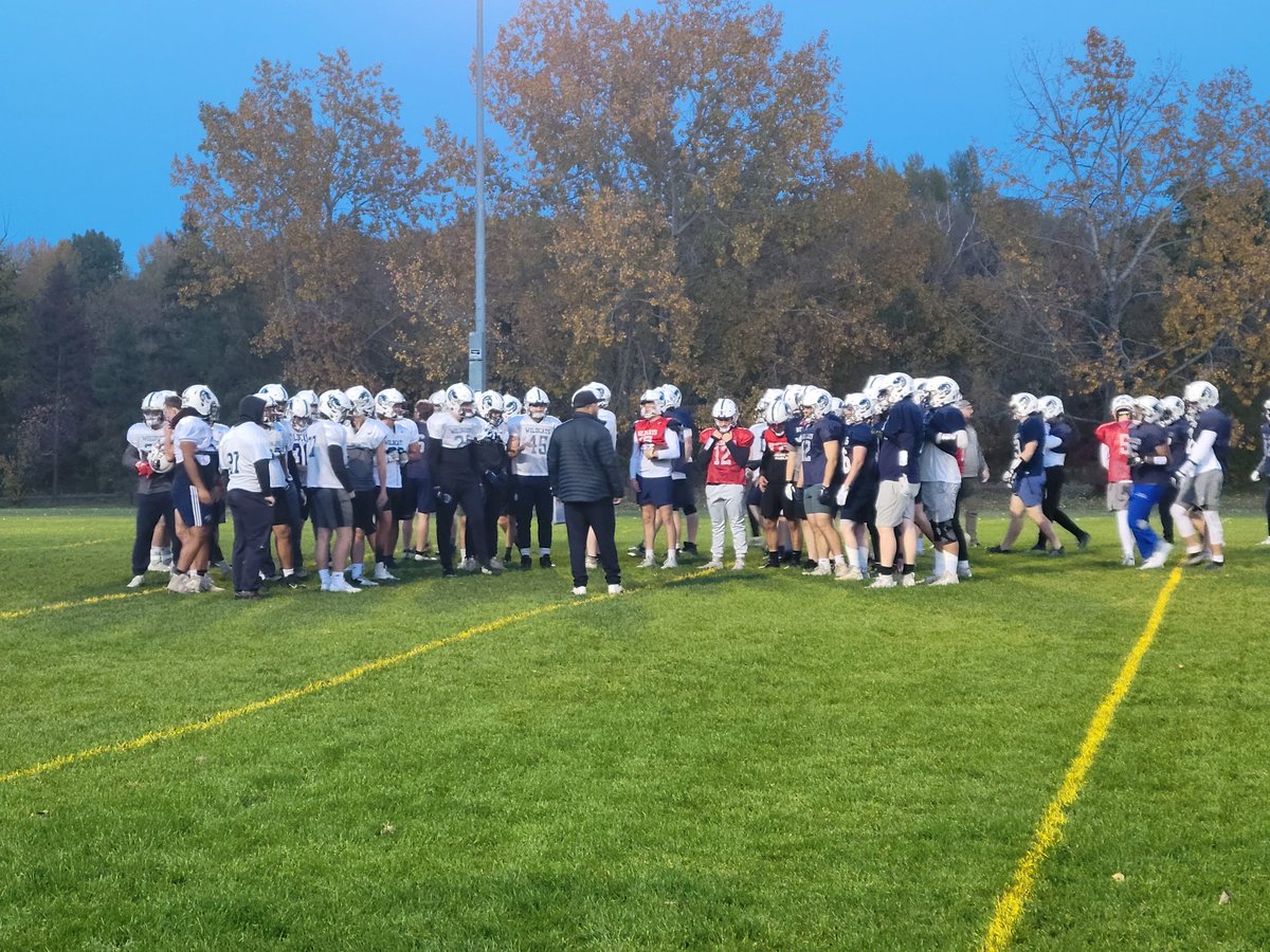 Dave Dawson (@davedawson7) on Twitter photo So you're saying there's a chance?
The 0-6 <a href="/EWCATS/">Edmonton Wildcats</a> prepare for a home and home vs Calgary.
If they win both plus a lot of algebra, they can make the playoffs.
#CJFL So you're saying there's a chance?
The 0-6 <a href="/EWCATS/">Edmonton Wildcats</a> prepare for a home and home vs Calgary.
If they win both plus a lot of algebra, they can make the playoffs.
#CJFL