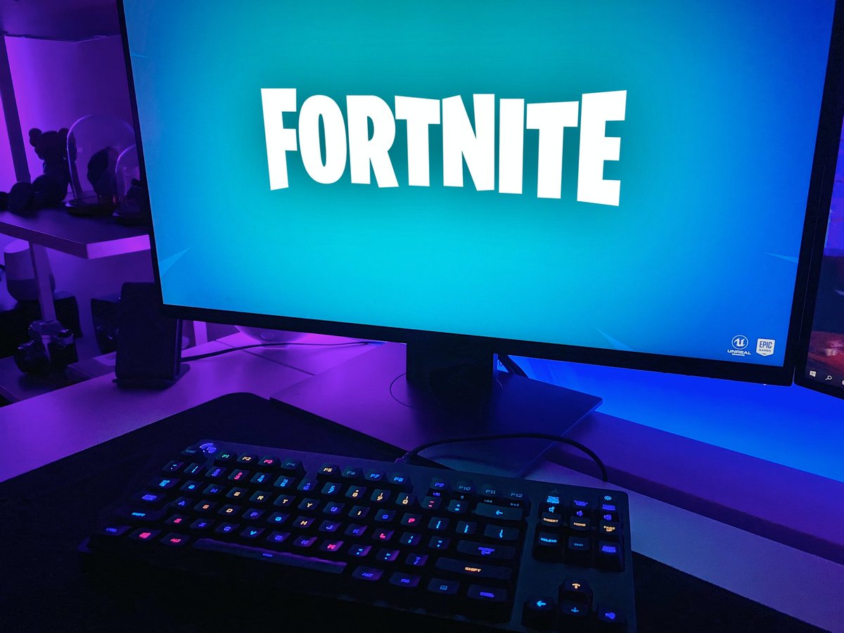 Revenja_'s tweet image. Vous jouez combien d'heures par jours à Fortnite a peu près ? 🤔