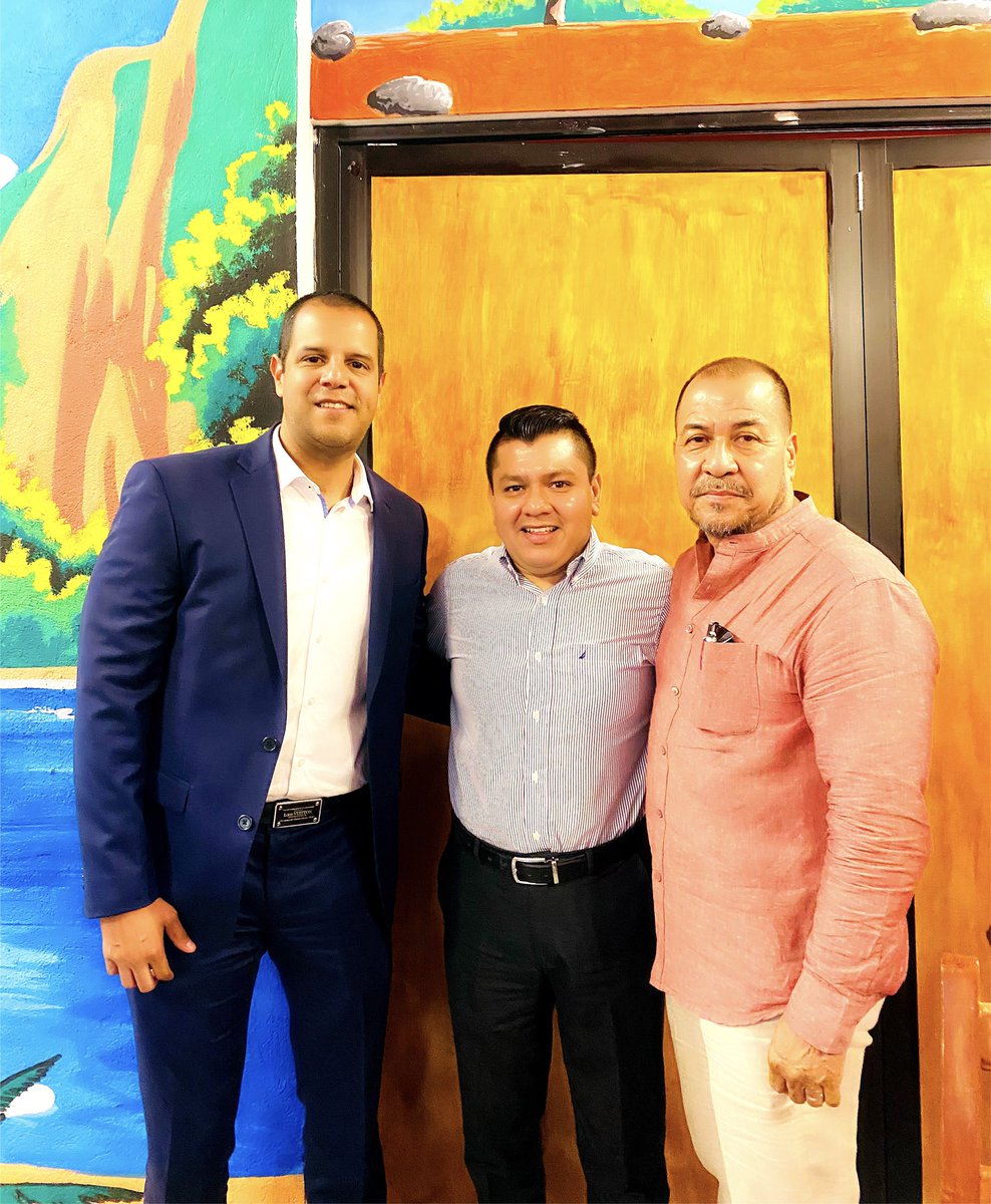 Que gusto saludar en #Tabasco al Pdte del Colegio Nacional de Abogados Penalistas <a href="/JORGEREYESLEO/">Jorge Reyes Leo</a> y al delegado en el Estado Lic. Sergio Meza Alvarado. <a href="/CONAPMexico/">Colegio Nacional de Abogados Penalistas AC</a>