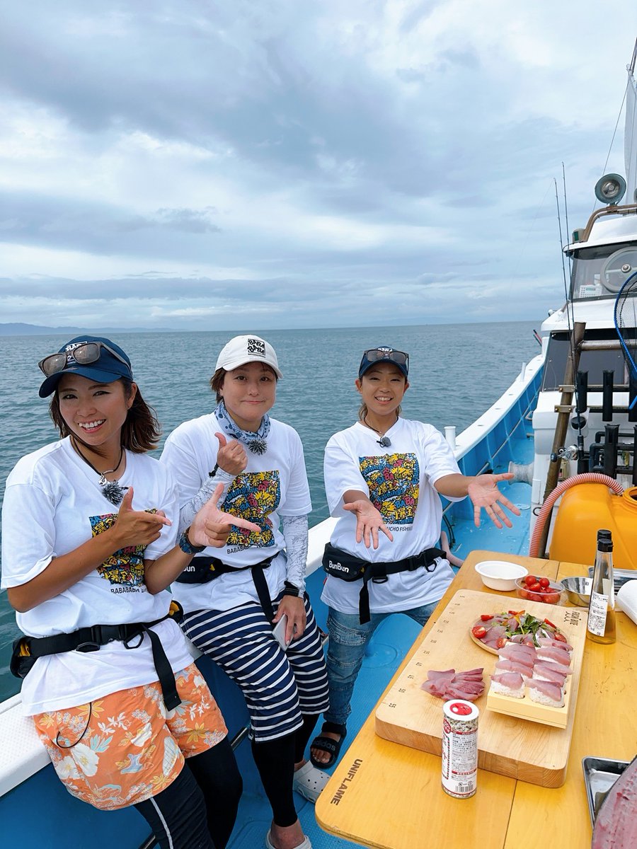 babababa_f's tweet photo. 今夜10:30～放送の #BABABABA爆釣Fishing 最終回は、#のませ釣り ＆ #鬼アジ 釣り💪そして、人気企画「釣ってさばいてクッキング！」で最後までワイワイ楽しくお届けします😄
果たして無事食材は確保できるのか❓
フッチー腕の見せどころ✨今回の簡単👌美味しい料理はなあに❓
最終回もお見逃しなく🎵 https://t.co/BngdqE5DE1
