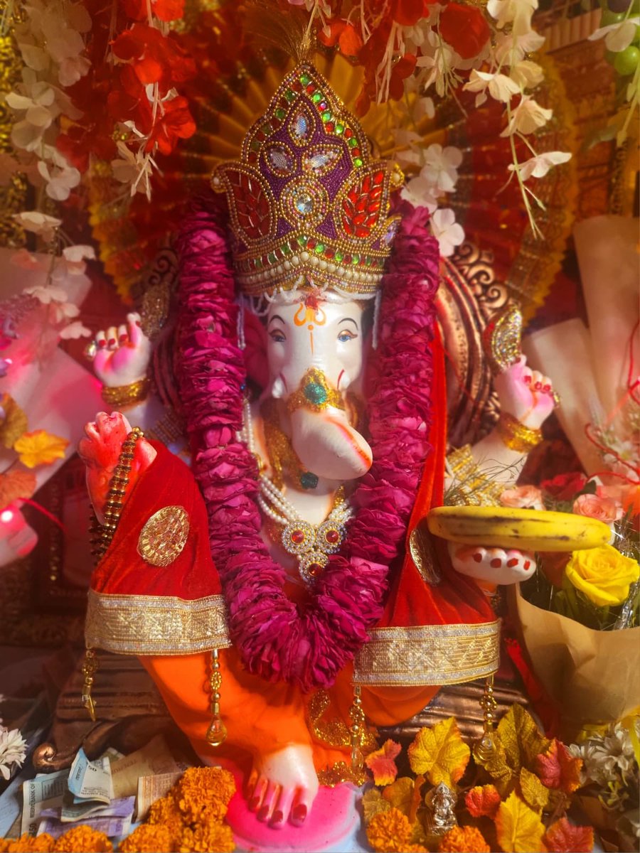 Jai Ganesha Deva 🙏❤️🙏

Day 8 #Ganeshotsav #ganeshfestival #ganeshpuja #Ganeshotsav2023 #ganeshji #GaneshChaturthi
