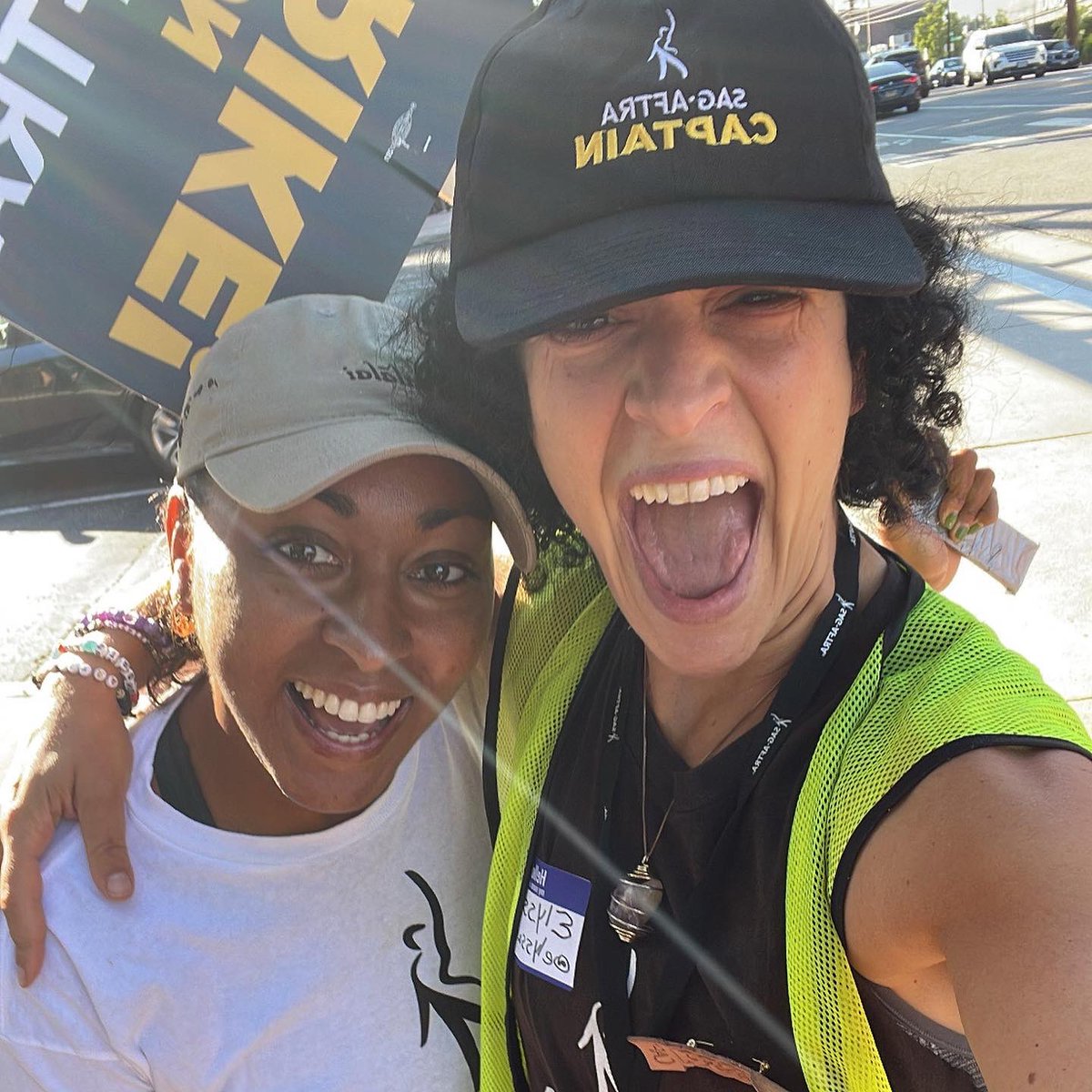 Elyssa Phillips tweet media