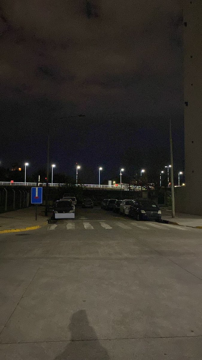 NachoAlvarezC4's tweet photo. Mientras estas de campaña y queres ser vicejefa seguis siendo Ministra de Espacio Público @claramuzzio. Hace meses te presentamos un pedido de luminarias para Estación Saenz en #Pompeya y así de oscuro sigue. Dejen de despreciar a los vecinos del sur y resuelvan los problemas. https://t.co/vW6mkPShaA