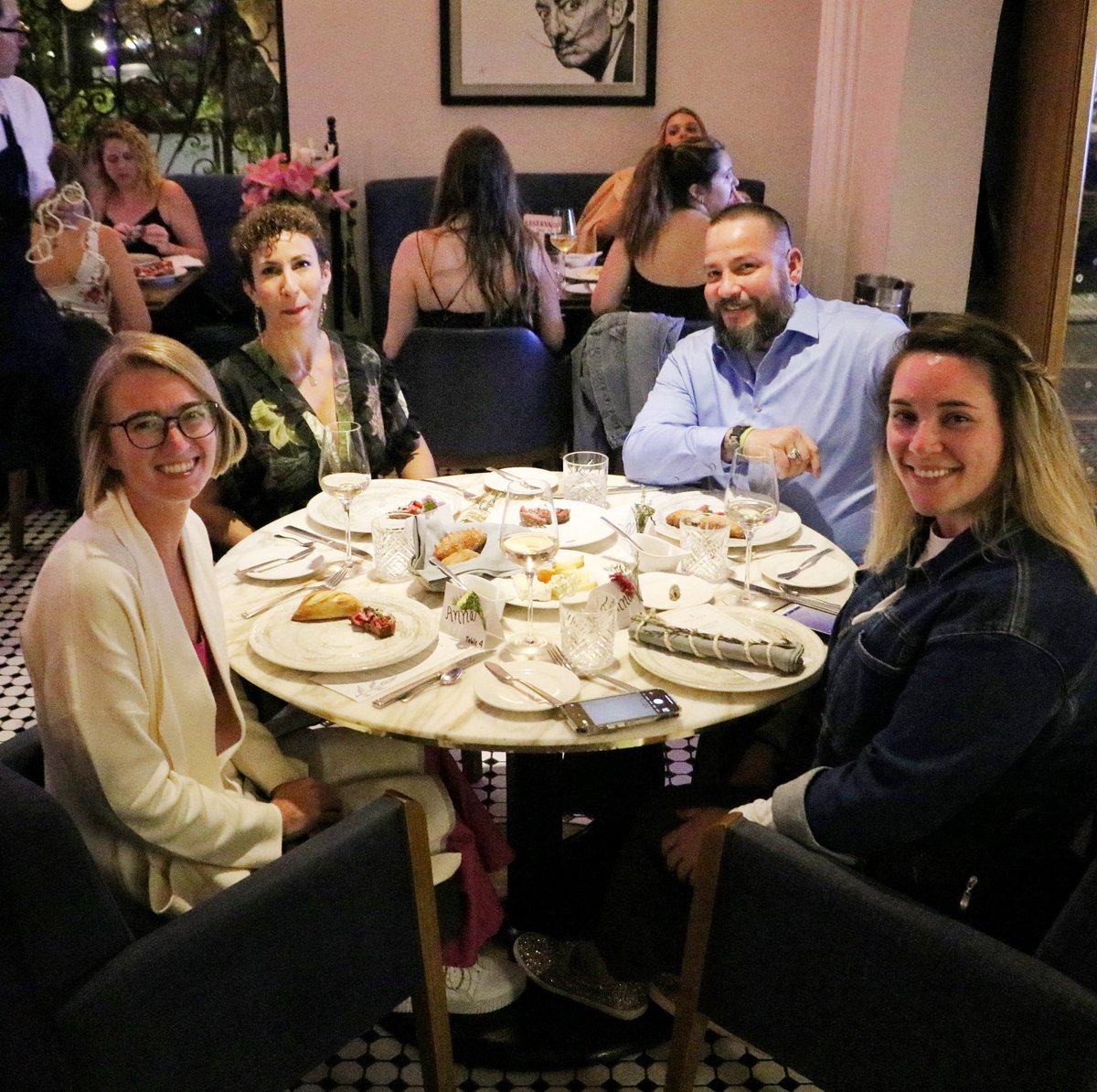 ¡Este es el lugar para celebrar! Apenas termina septiembre y ya estamos listos para la temporada de fiestas. Planea tus eventos de fin de año con nosotros y reserva ya la fecha del 23 de noviembre para nuestro tradicional Thanksgiving. 

📍Cedrón / Mazatlán 24, Condesa