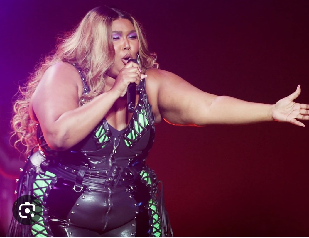 keenfish14's tweet photo. Fellas it's over, the fat lady has sung. https://t.co/0zm2UHuRr8