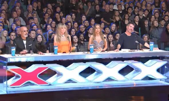 KrisColvin's tweet image. What the hell is wrong with Howie @AGT ??? “At best mediocre??” Screw that. Absurd. #chibiunity