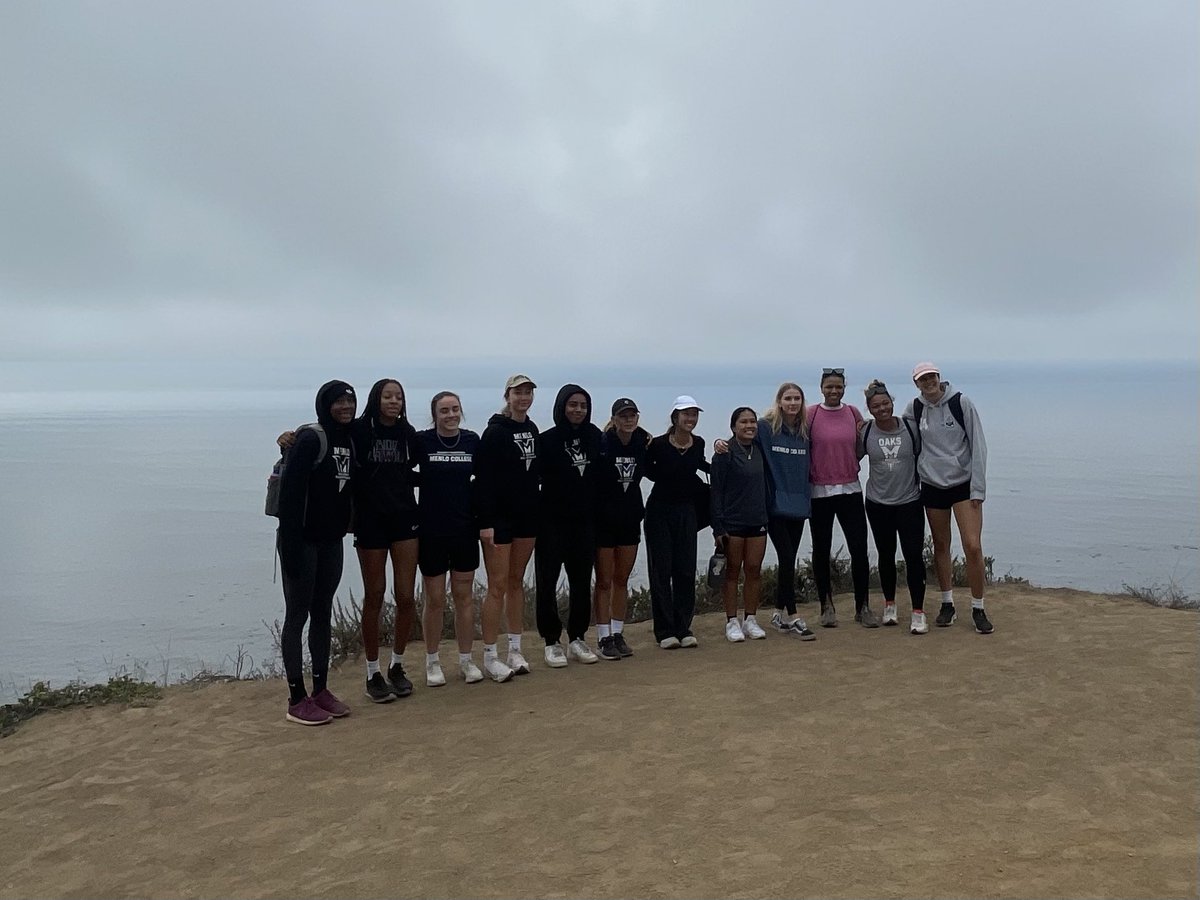 Menlo Women's Bball tweet media