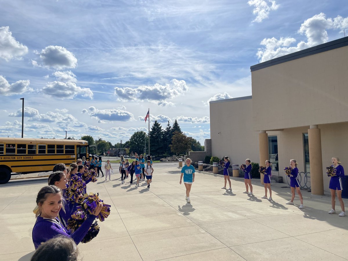A BIG THANK YOU to our cheerleaders and WEB kids for making our 4th grade Spirit Night a success. So proud of our school leaders #NRinspiregreat 🐻 and thanks to our HS CC team for feeding our hungry NRES Bears!