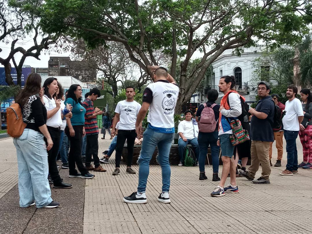 prof_martinezr's tweet photo. En Argentina, cada 19 de septiembre se celebra el Día Nacional de las personas Sordas en conmemoración a la creación de la primera escuela para niños Sordos “Profesor Bartolomé Ayrolo” en 1885, que marcó el inicio de la educación de las personas sordas de nuestro país. https://t.co/IOt1n9fYTS