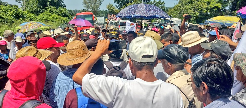 GtCodeca's tweet photo. #ParoPlurinacionalGt 🔥
🔴 Desde el sur, norte, oriente y occidente hemos paralizado toda #Guatemala durante 10 horas ininterrumpidas, llevando las exigencias y propuestas desde los pueblos organizados.
#SomosCodeca https://t.co/2uzHpGLxli