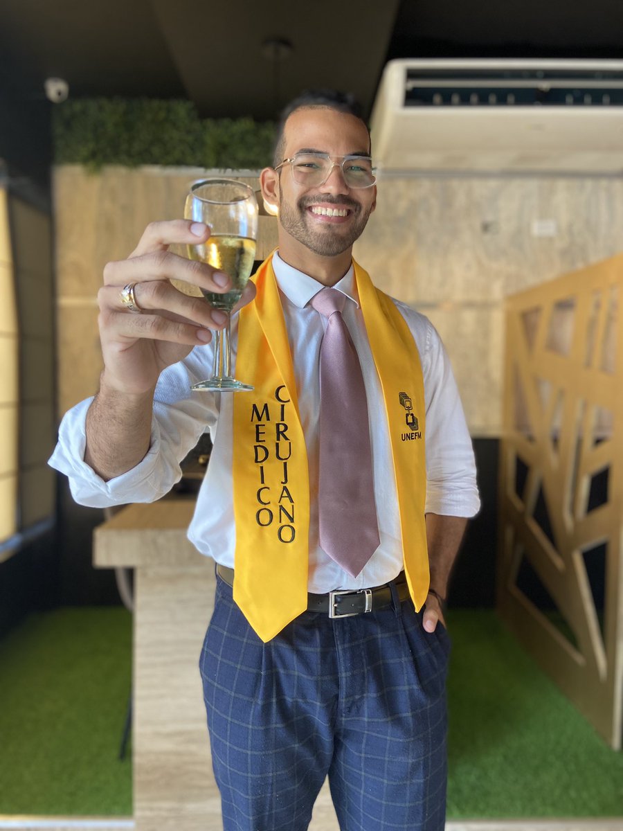 Hola hola, estaba perdido, pero paso por aquí que soy académicamente médico cirujano.