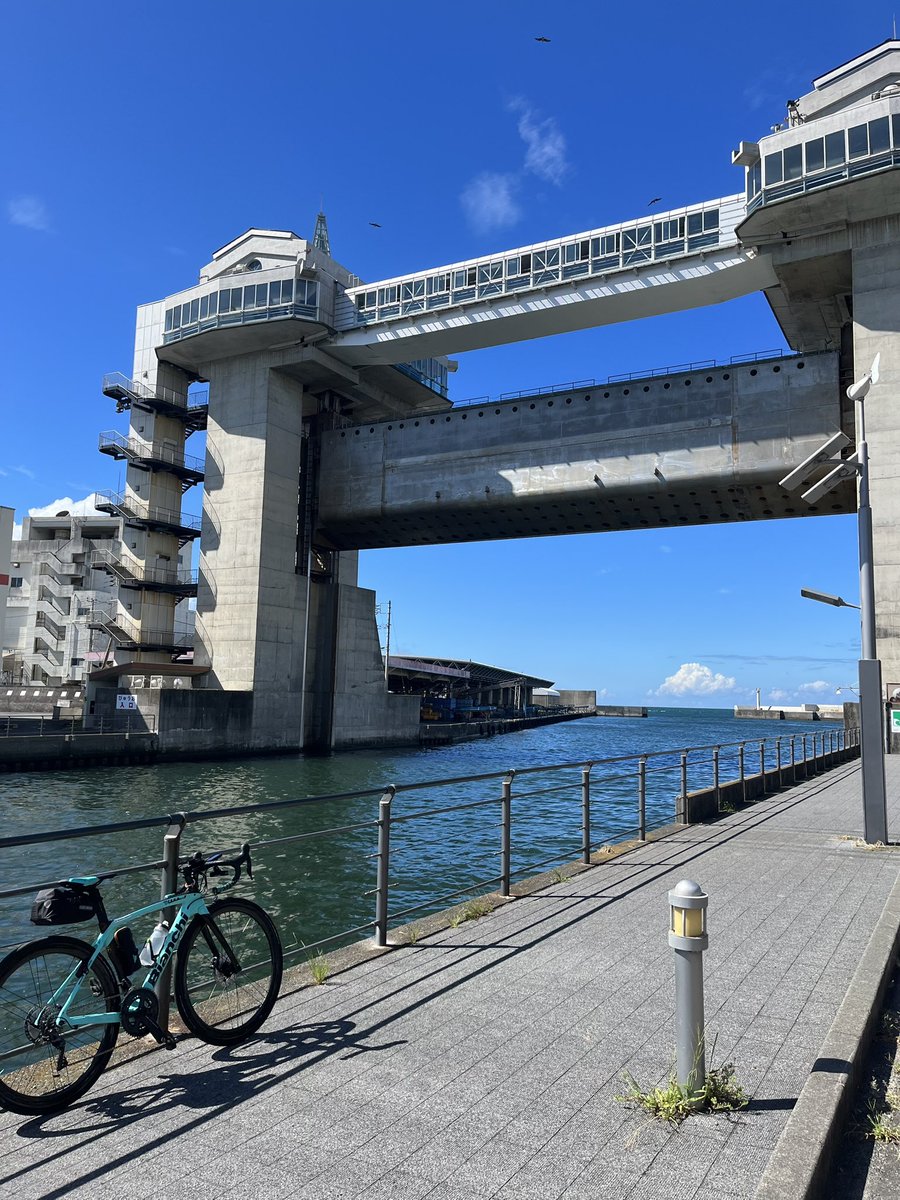 KAZ0618's tweet photo. サイクルボール　カノイチを走ってきました。🚵‍♂️だるま山高原までが結構きつく😥、登った後は怖くなる程の下りが連続、そしてまた登りコース立案者に降参（まいった）　ゴール後　完走賞をいただきました。🤗 https://t.co/UAlOf6RmEB