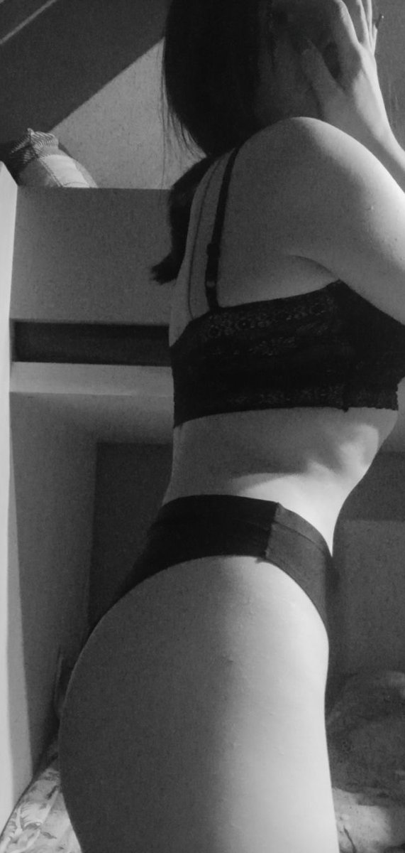 twojaboginii's tweet photo. chcesz zobaczyć wiecej?
#findom #money #hotgirl #findomfeet @FinDommes https://t.co/9aUCnQiMuy