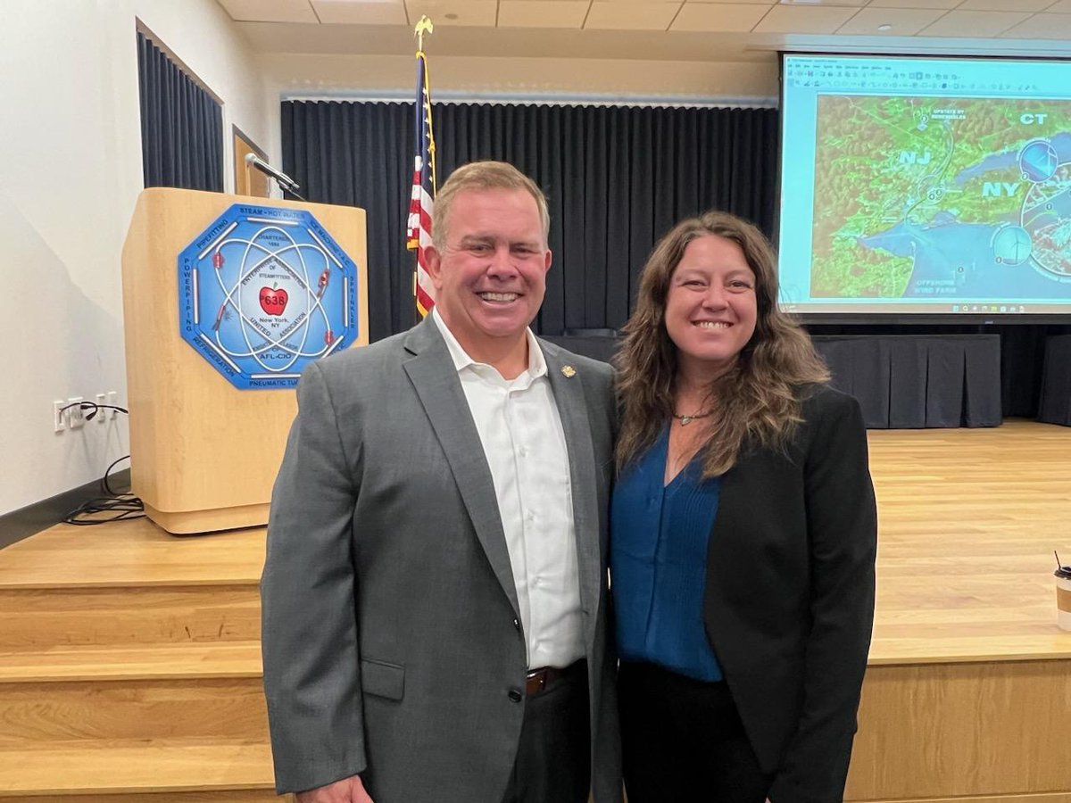 buildingdecarb's tweet photo. BDC's NY Director Lisa Dix with John Murphy of #UpgradeNY discussing TENs today!
Thermal energy networks are a clean energy solution that will:
📷unlock neighborhood-scale building decarbonization
 📷create good-paying union jobs
 📷help New York achieve its clean energy goals https://t.co/edetnr9hHM