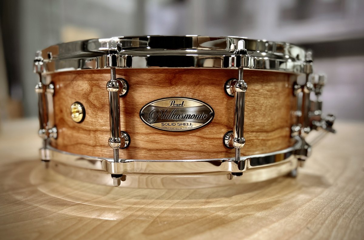 PearlDrumCorp's tweet photo. The grain on this 14x5 Philharmonic Solid Cherry Shell Snare is amazing!🥁🍒

Learn more about Philharmonic USA Solid Shell Snare Drums at https://t.co/zJhskDU0MJ https://t.co/YEm5HZw2ET