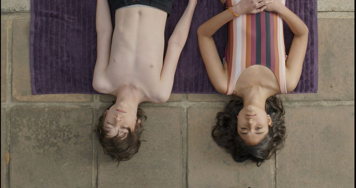 Circo_Cine's tweet image. No te pierdas Oliverio y la piscina, la película que te hará vibrar con las aventuras y desventuras de un joven que se atrinchera en una piscina tras perder a su padre. Una comedia negra llena de humor, amor y drama, del director Arcadi Palerm-Artis #ElAmorEsLoÚnicoQueNosQueda