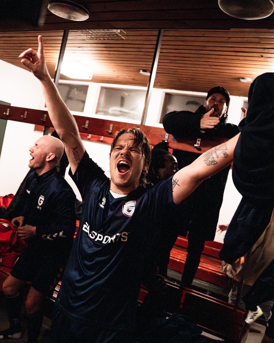 🏆 Gilla FC on Palloliitto Etelä #MiestenKutonen Lohko 3 mestari ja nousee ensi kaudeksi Vitoseen! 🏆

Kauden päätösottelu &amp; mestaruusjuhlat Jätkäsaaressa maanantaina 25.9. klo 20:40 alkaen. 

Tervetuloa katsomaan kestääkö Gillan (kentällä) tappioton putki Kutosen kauden loppuun.