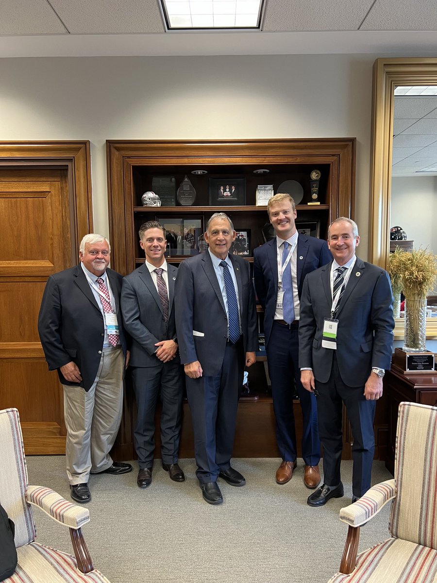 Thank you ⁦<a href="/JohnBoozman/">Senator John Boozman</a>⁩ for always putting our patients first!
⁦<a href="/AAOS1/">AAOS</a>⁩ #AdvocacyInAction