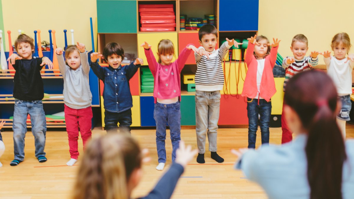 Learn to manage transitions between activities, consider these simple whole class exercises. edut.to/3Pg9fe8 via <a href="/edutopia/">edutopia</a>