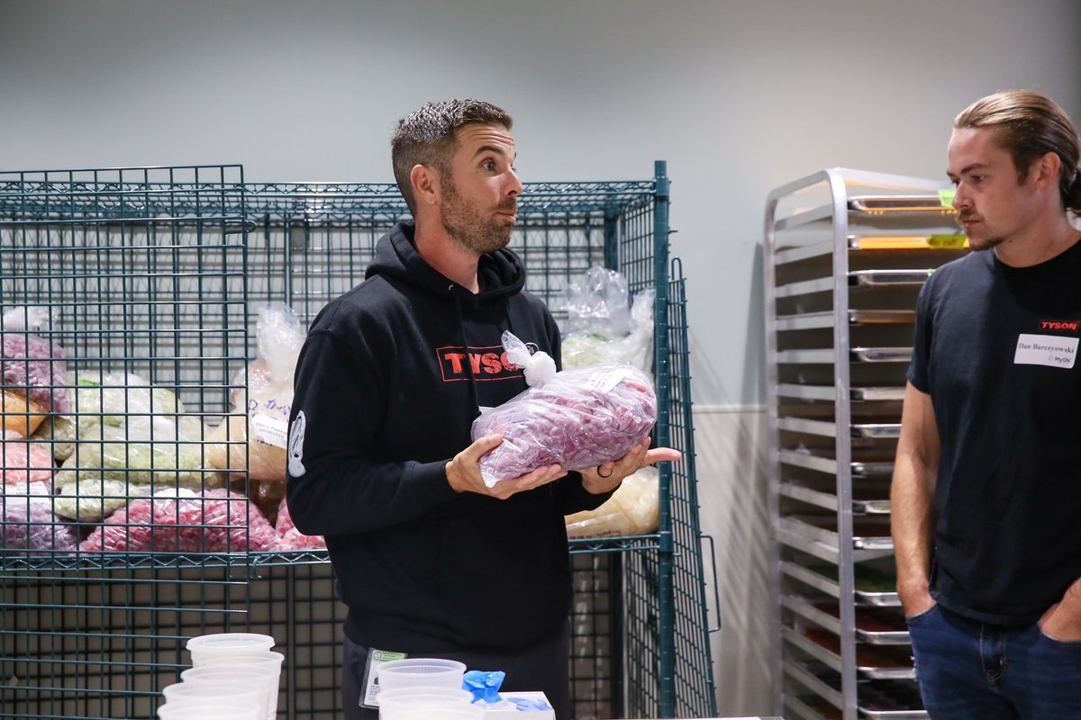 itstyson20's tweet photo. Behind the scenes, cookin’ up the brand new Solventless H4sh Mike Bites 👂

Stay Undisputed 🥊 @officialgreennetwork 

-
#tyson #mikebites #tyson20 #greennetwork https://t.co/x2zQcC27LM