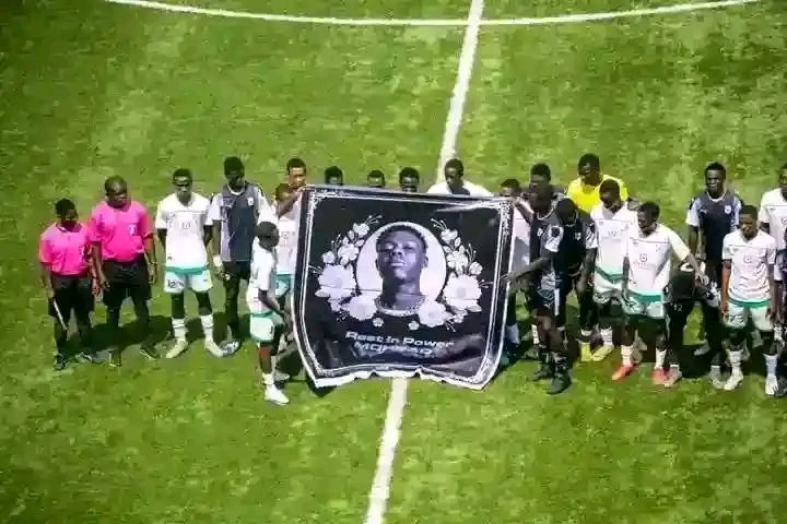 FunSZN's tweet photo. ESCOLA FC Paid Tribute To Late MOHBAD!

IMOLE Spirit Really Strong!!
#JusticeForMohbad #imole https://t.co/GEzjXqPx1y