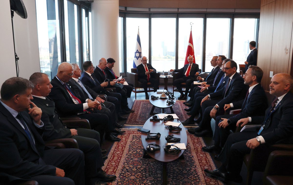 President Recep Tayyip Erdoğan received Prime Minister Benjamin Netanyahu of Israel at the Turkish House in New York.

During the meeting, international and regional issues, political and economic relations between the two countries as well as the latest developments regarding