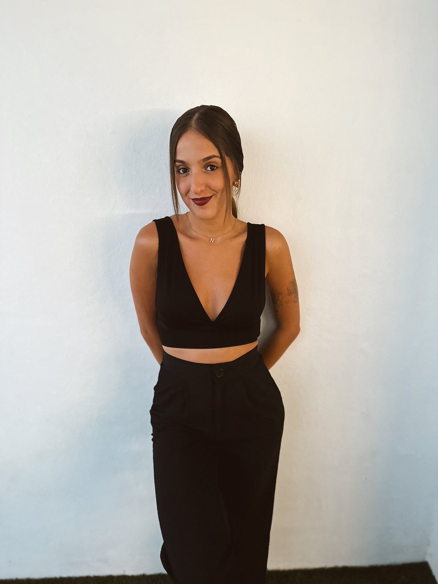 Noepadillaalons's tweet photo. La chica de negro, si soy 🖤 https://t.co/2qX1o7kAAv